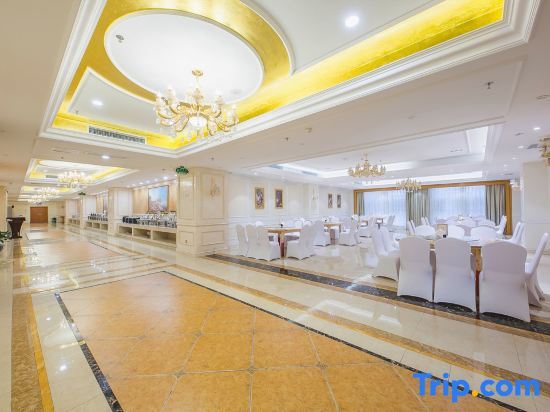 Шанграо: Vienna International Hotel (Yushan Sanqing Square)