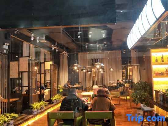 Йиян: Vienna International Hotel ( Yiyang Hi-tech Zone High-speed Railway South Station)
