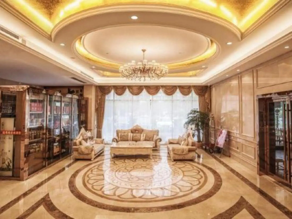 Чанша: Vienna Hotel (Changsha Kaifu District Zhengfu Metro Station)