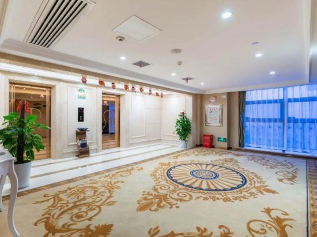 Чанша: Vienna Hotel (Changsha Kaifu District Zhengfu Metro Station)
