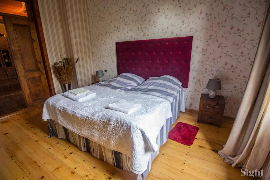 Дарчели: Tibash House