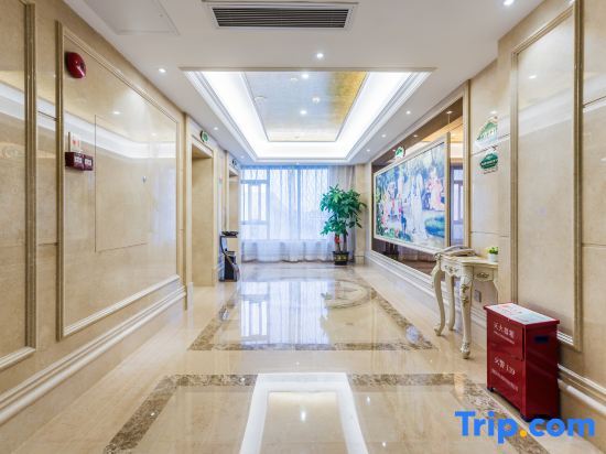 Фошань: Vienna International Hotel Guangdong Foshan  Shishan Nanhai Sports Center