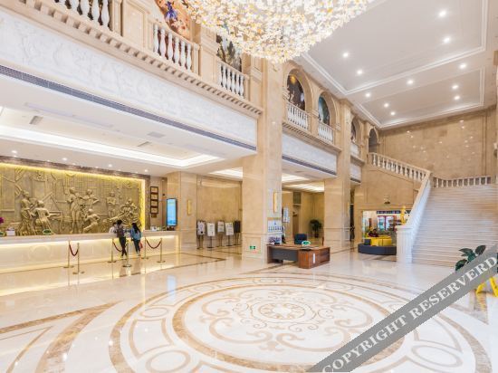 Фошань: Vienna International Hotel Guangdong Foshan  Shishan Nanhai Sports Center