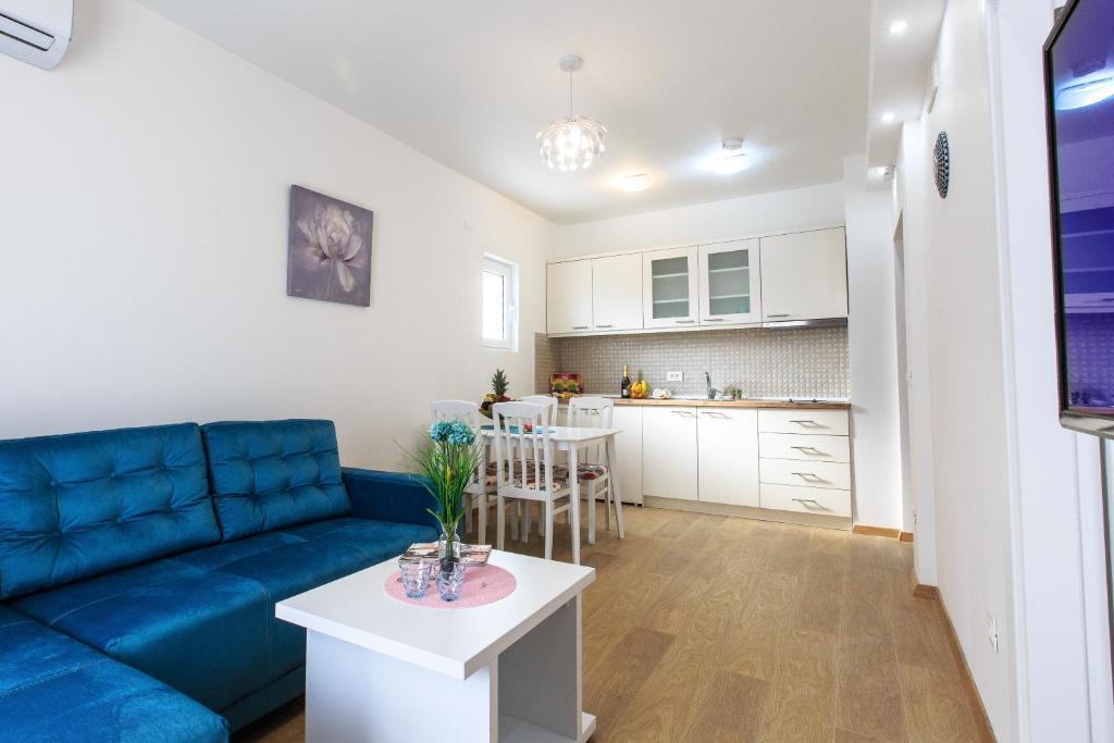 Сутоморе: Apartments Royal Lux