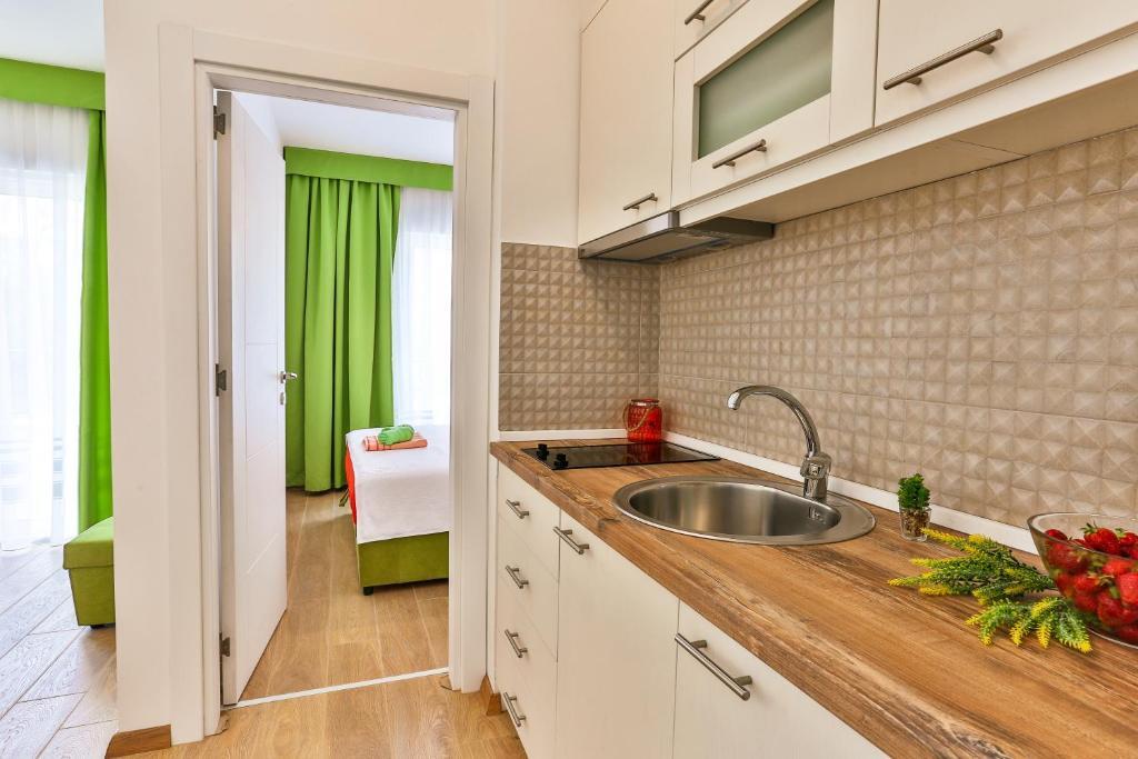 Сутоморе: Apartments Royal Lux