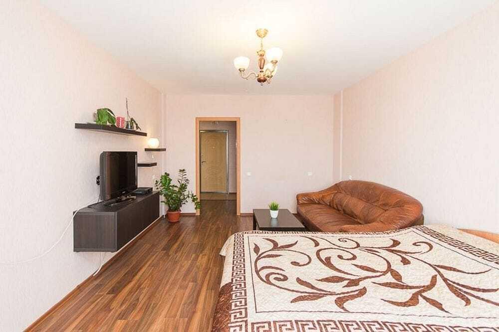 Нижний Новгород: Apartments on Karla Marksa 56
