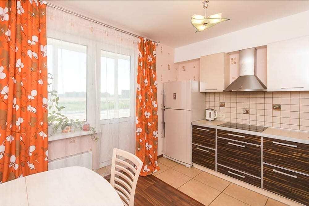 Нижний Новгород: Apartments on Karla Marksa 56