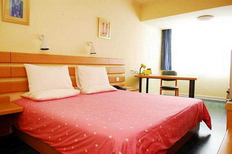 Ухань: Home Inn Luoshinan