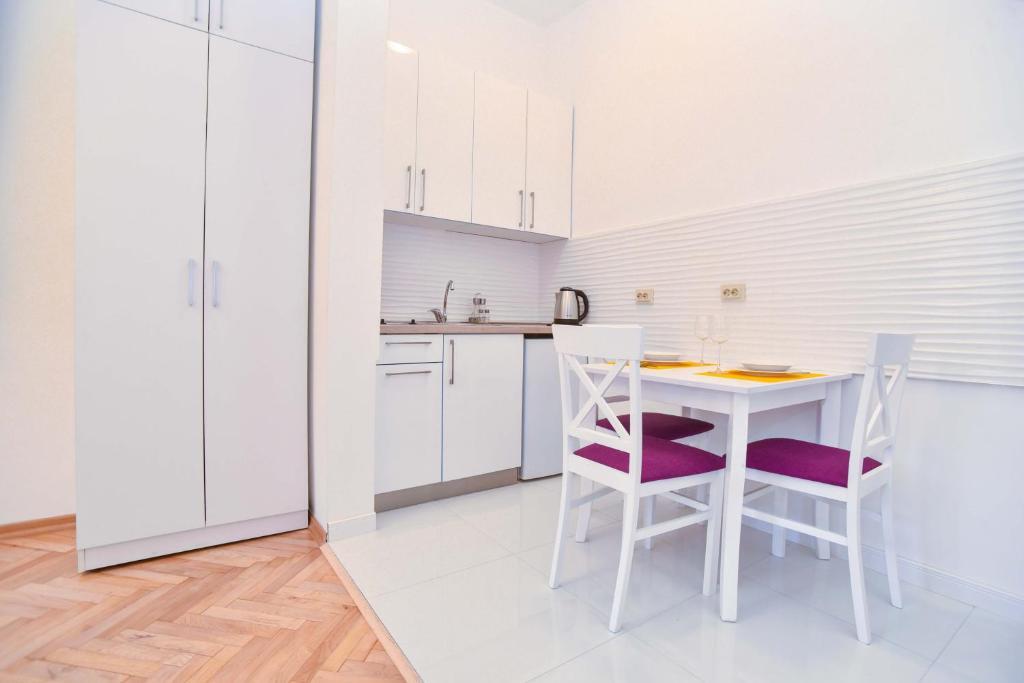 Будва: Yugoslavia Apartment