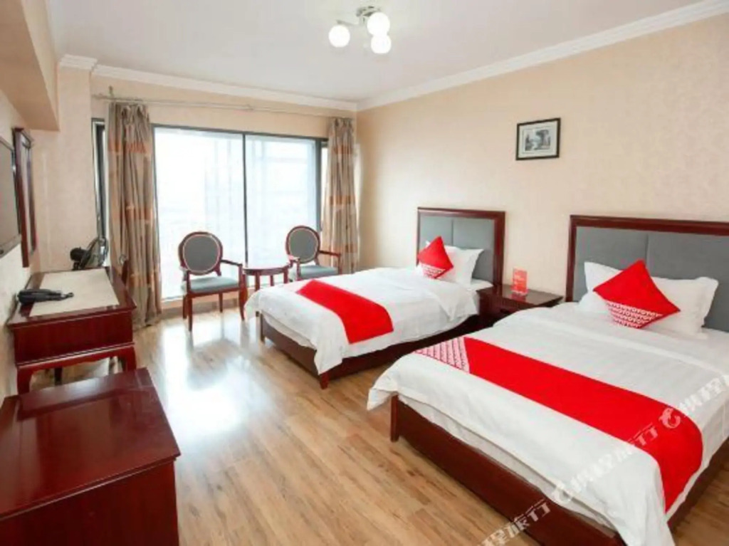 Куньмин: OYO Elegant Hotel (Kunming Good World)