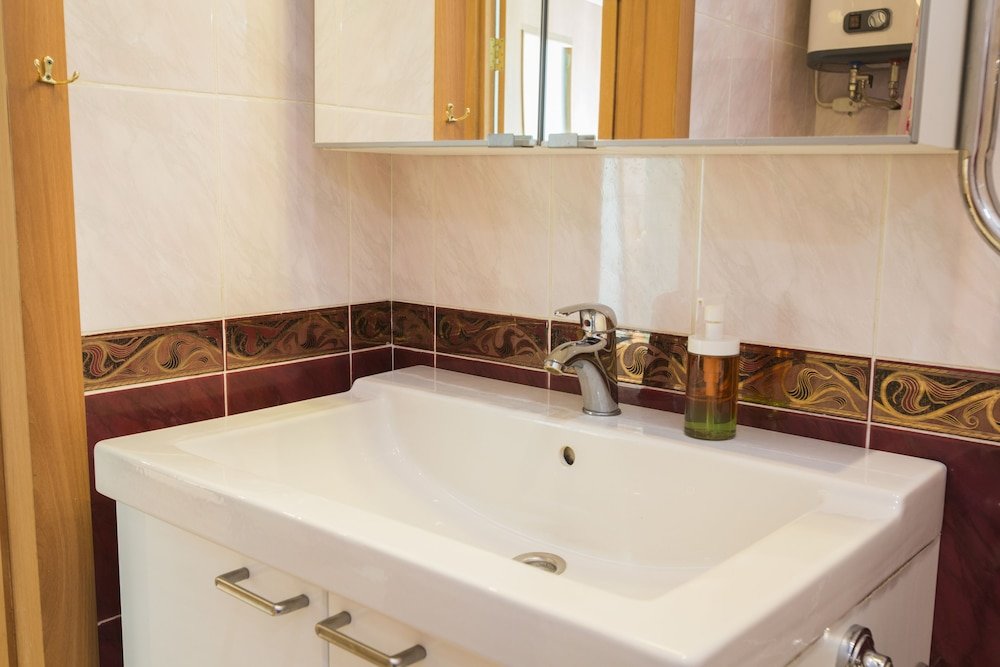 Нижний Новгород: Apartments on Studenaya 68A - apt 9