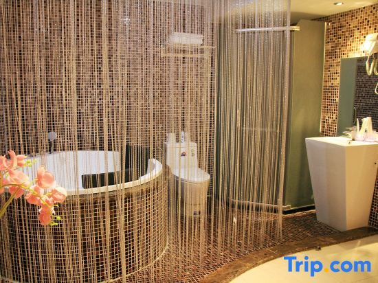 Уху: Caifu Express Hotel