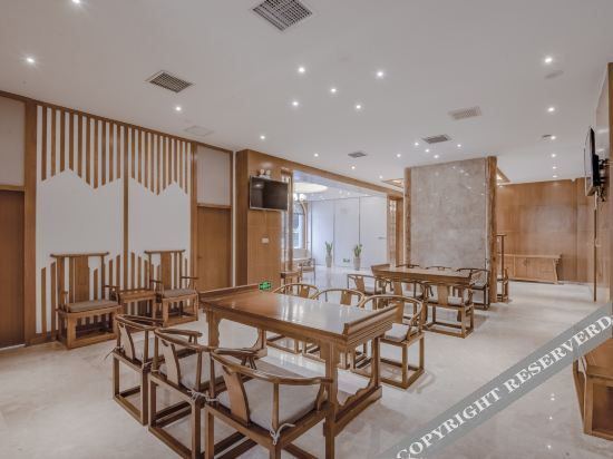 Цюйцзин: Jinshun Tianhua Hotel (Qujing Wanda Store)