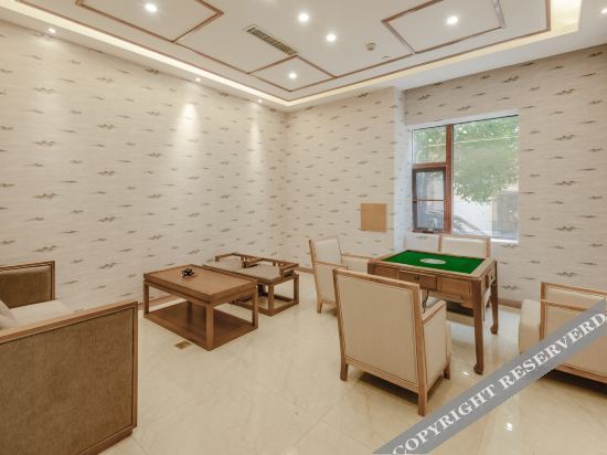 Цюйцзин: Jinshun Tianhua Hotel (Qujing Wanda Store)