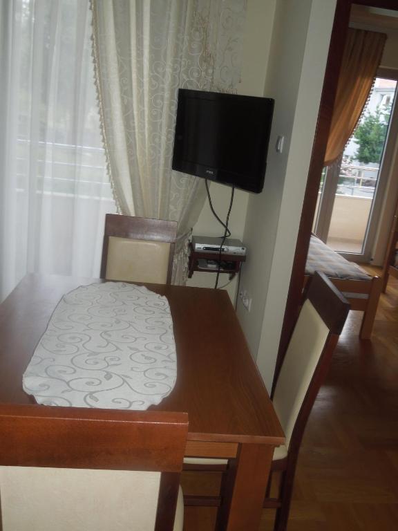 Бечичи: Apartment Milan