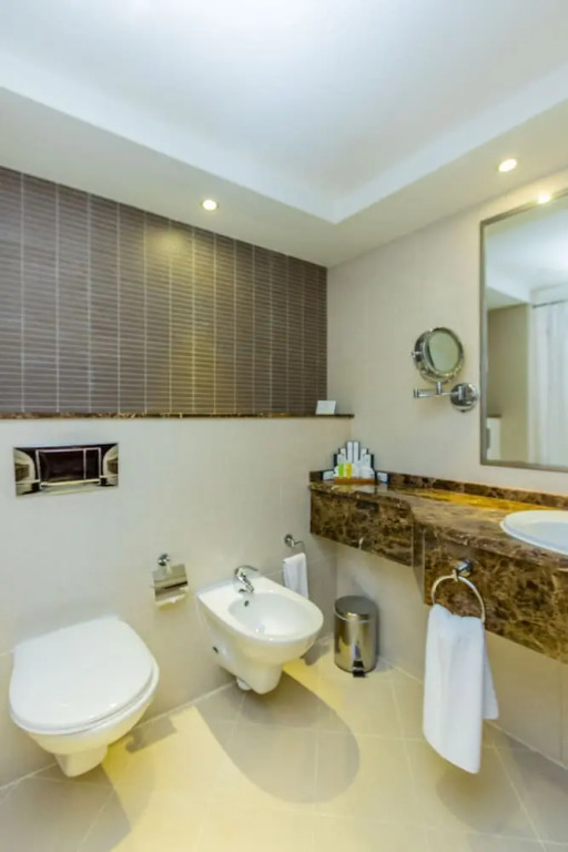Абу-Даби: International Rotana Inn