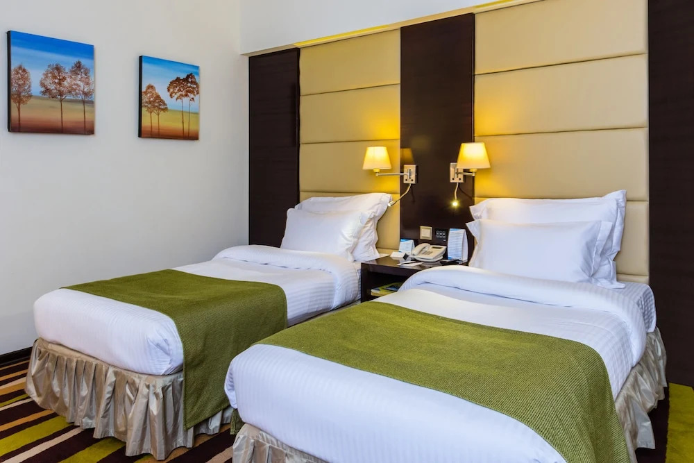 Абу-Даби: International Rotana Inn