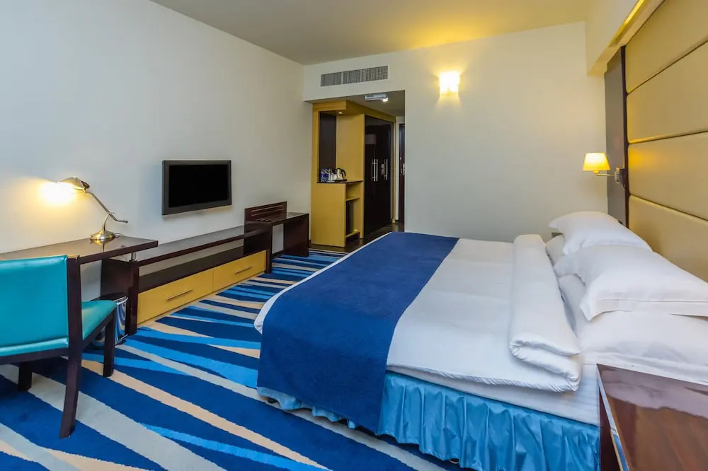 Абу-Даби: International Rotana Inn