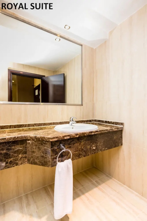 Абу-Даби: International Rotana Inn