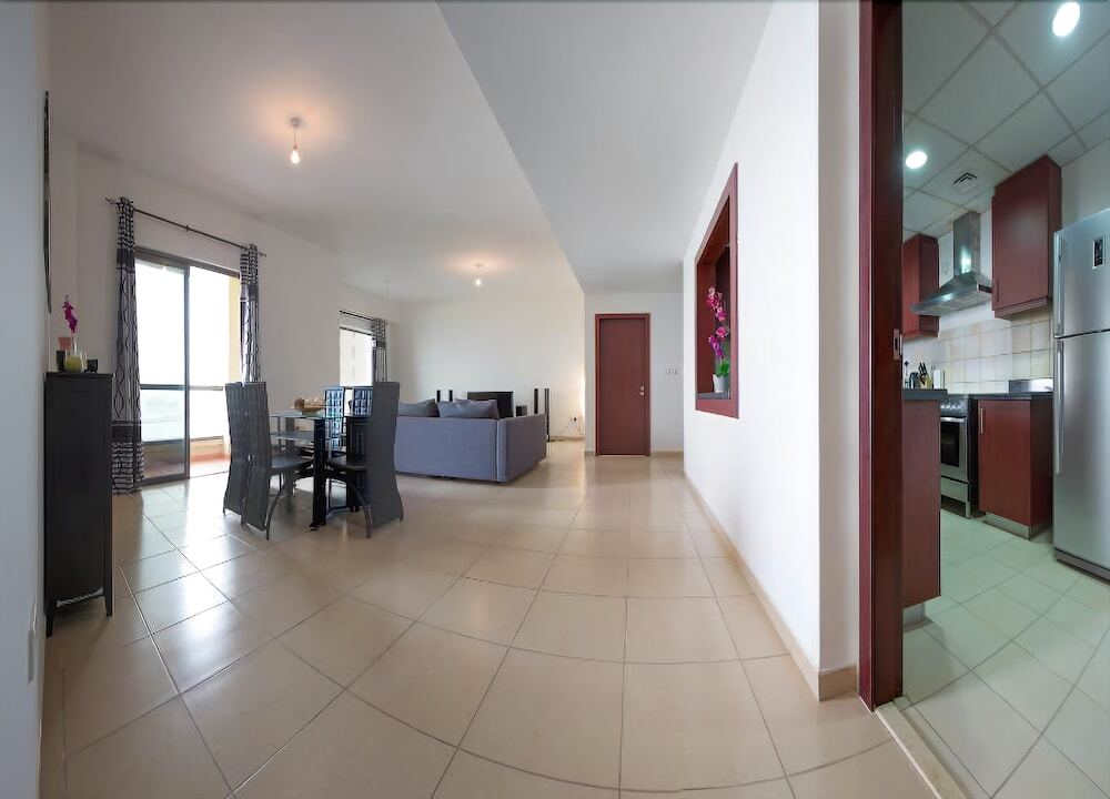 Дубай: Rojen Apartments