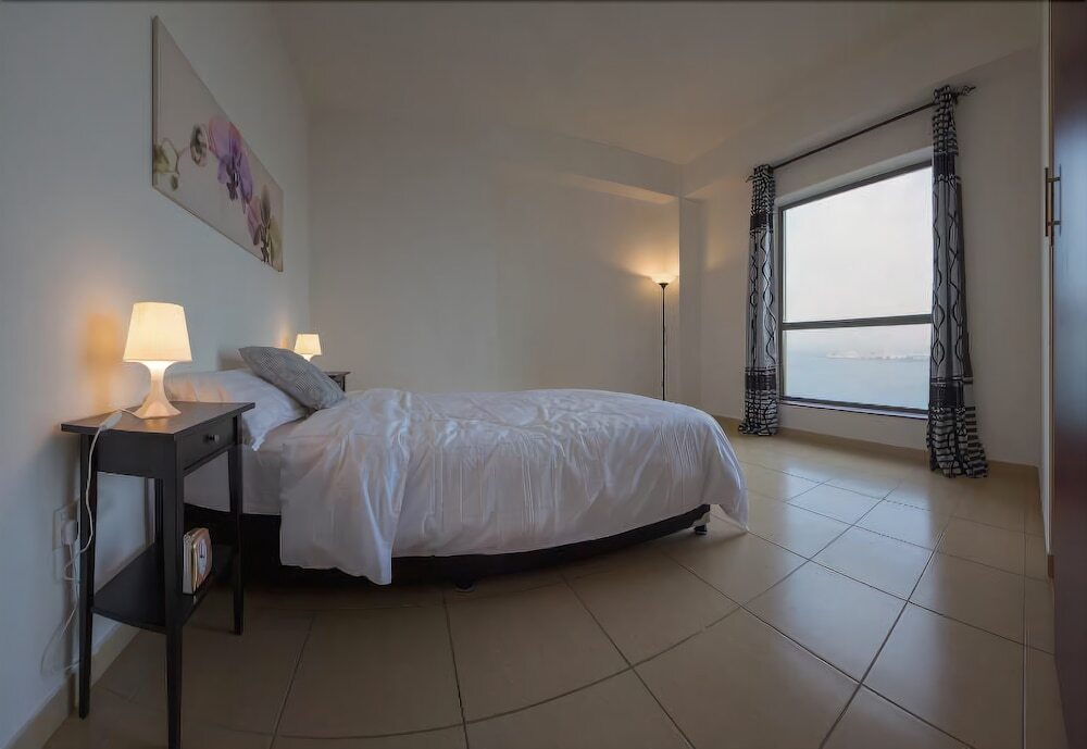 Дубай: Rojen Apartments