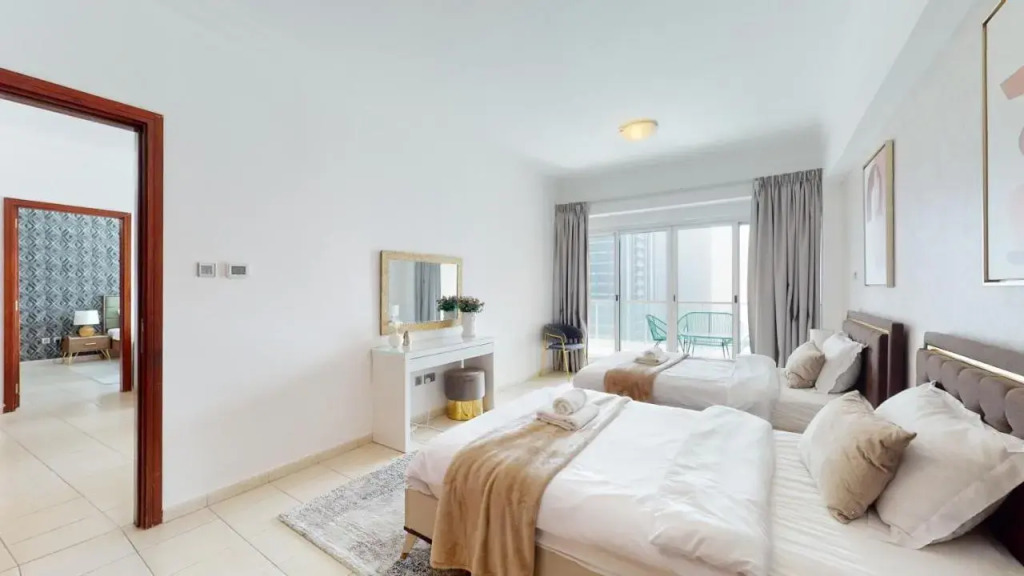 Lv38 - Elegant 2bhk in Lake View Tower — фото 3