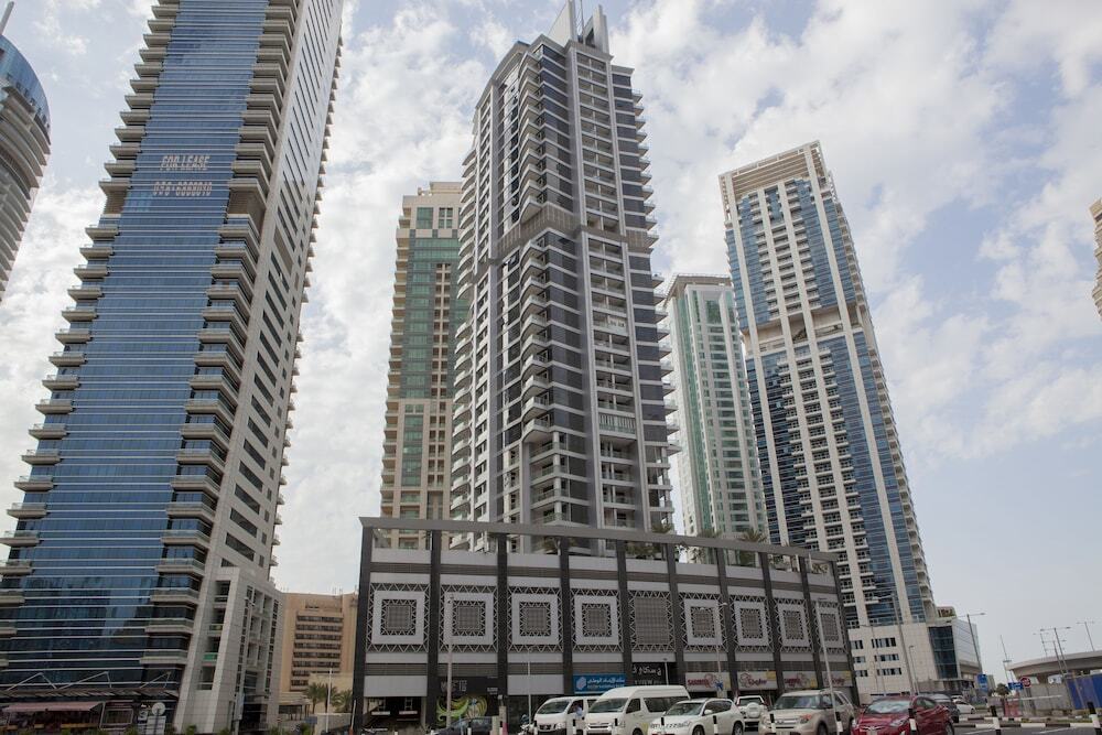 Дубай: Skyview Tower by Higuests Vacation Homes