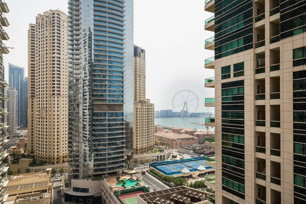 Дубай: Skyview Tower by Higuests Vacation Homes