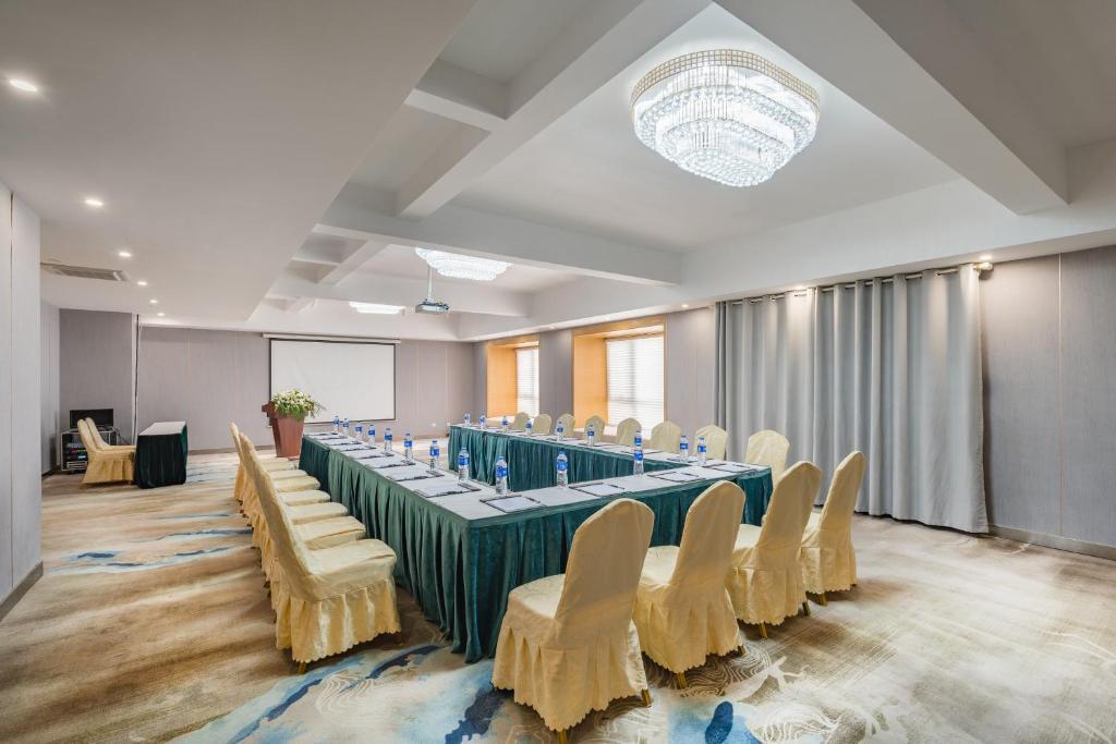 Сучжоу: Holiday Inn Hotel and Suites Suzhou Yangcheng Lake, an IHG Hotel