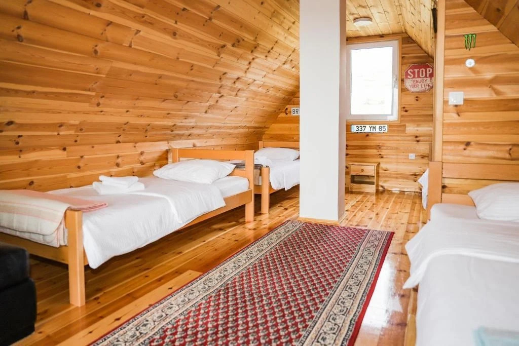Жабляк: Guest House SARA