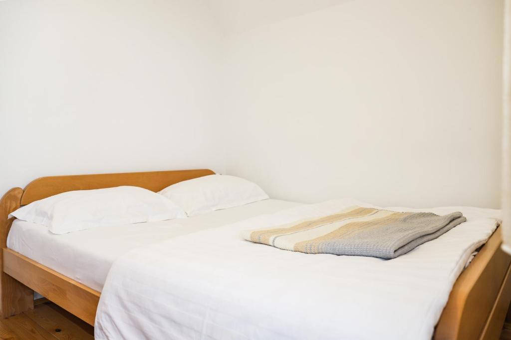 Жабляк: Guest House SARA