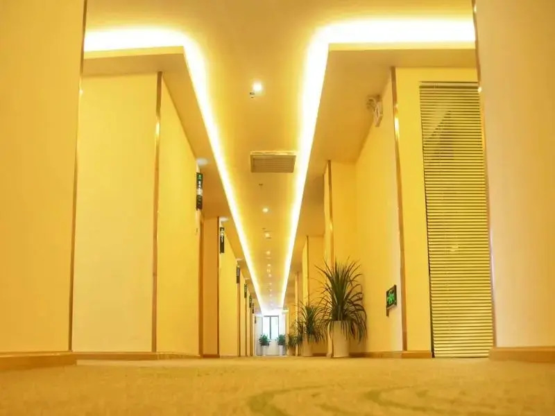 Гуйян: GreenTree Inn Guiyang Wudang District High-speed Railway East Station