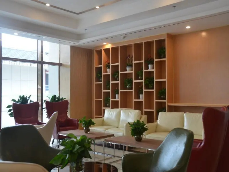 Гуйян: GreenTree Inn Guiyang Wudang District High-speed Railway East Station