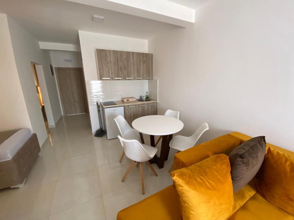Ульцинь: Apartments Vila Sara M