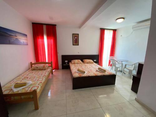 Ульцинь: Etna Apartments