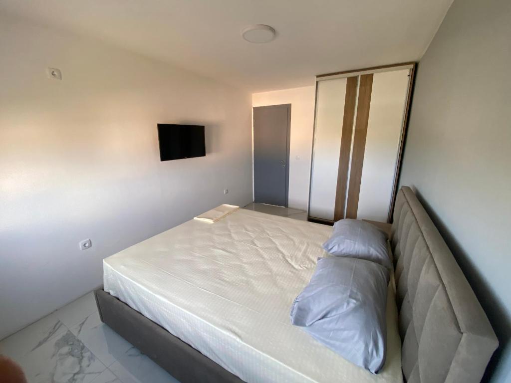 Ульцинь: Etna Apartments