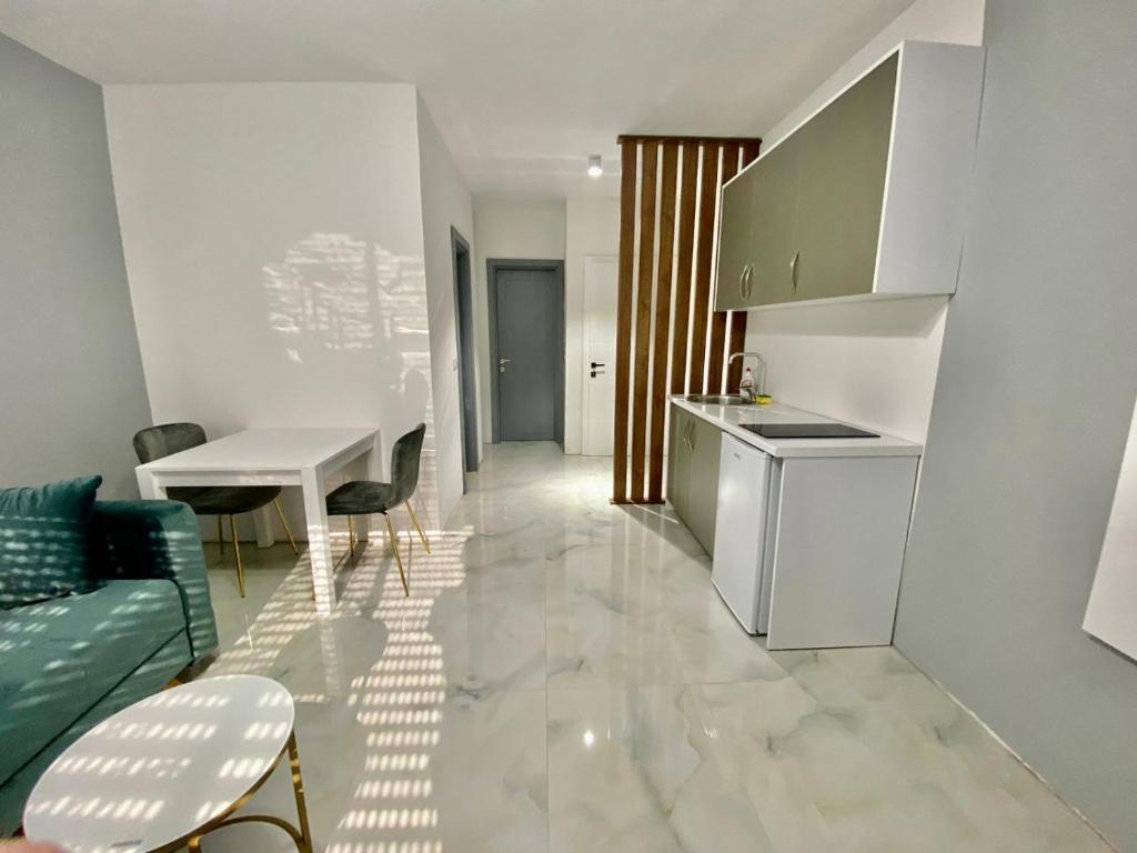 Ульцинь: Etna Apartments