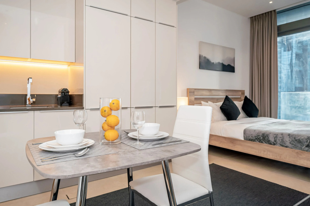 Дубай: Marina Gate I by Deluxe Holiday Homes