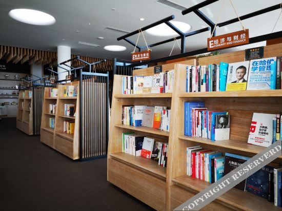 Хойчжоу: Huidong Financial Street Jinxi Lijing Qianxi Holiday Hotel