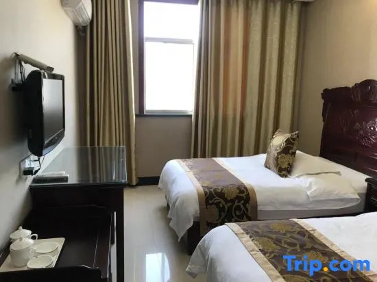Вэйнань: Huayin Jiayi Hotel