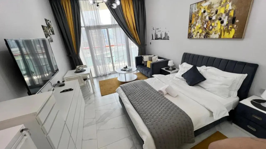 Дубай: Millennium Binghatti Residence