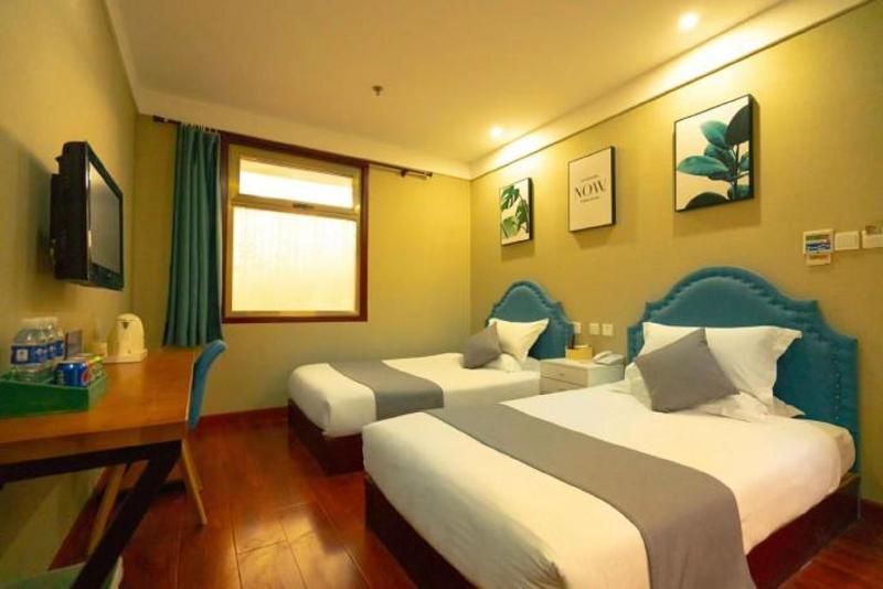 Пекин: Peking Uni Hotel (Shijingshan Wanda Plaza)