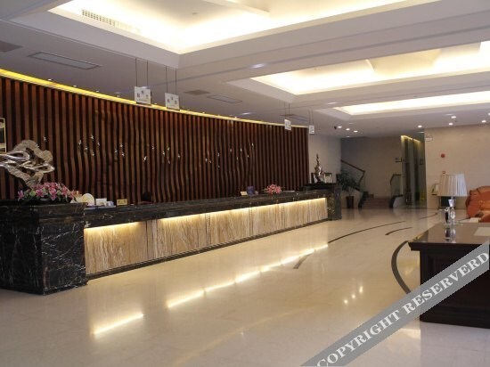 Чжаоцин: Zhaoqing Blue Palace Hotel