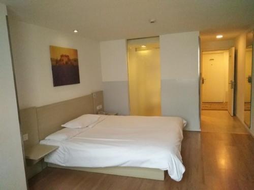 Лянфан: Hanting Hotel