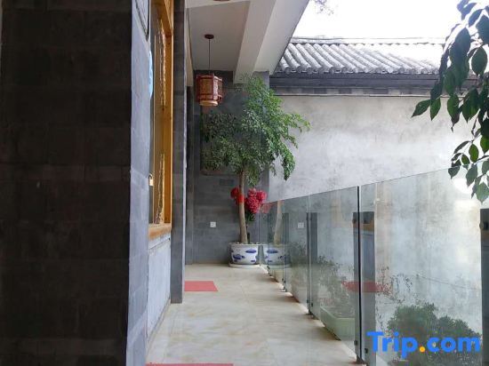 Дали: Dali Xiaotuanshan Inn
