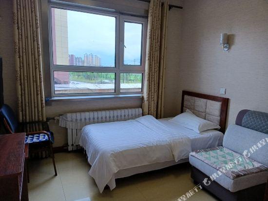Хулун-Буир: Yijia Hotel