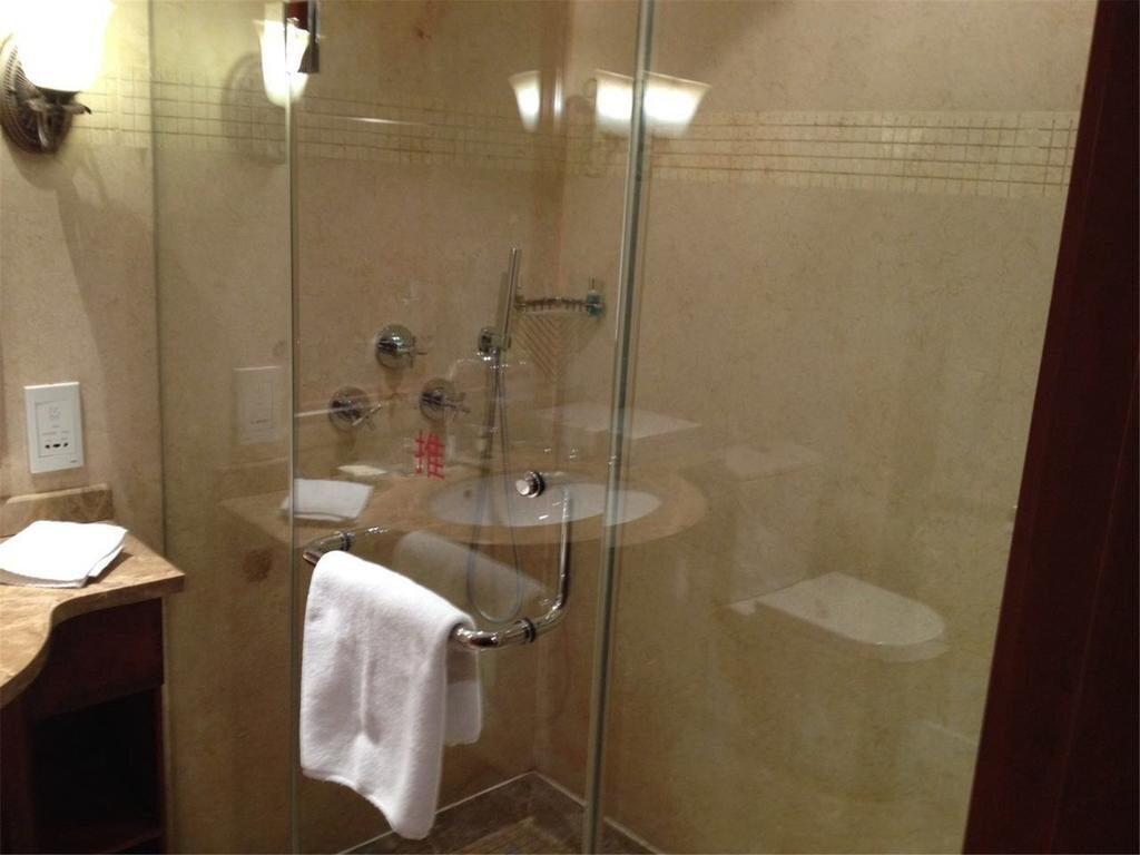 Ичан: Imperial Court Hotel Gezhouba VIP Building
