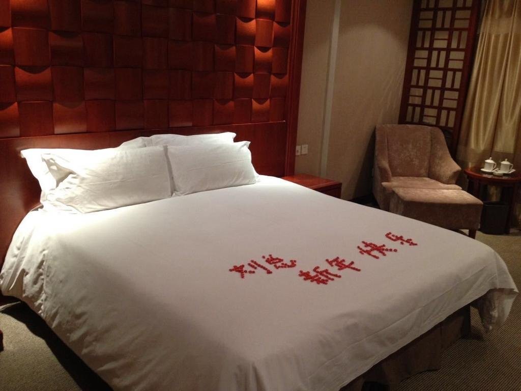 Ичан: Imperial Court Hotel Gezhouba VIP Building