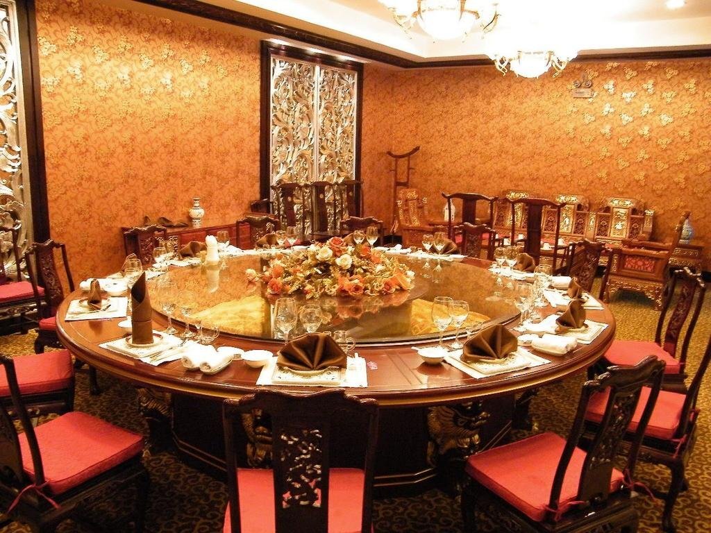 Ичан: Imperial Court Hotel Gezhouba VIP Building