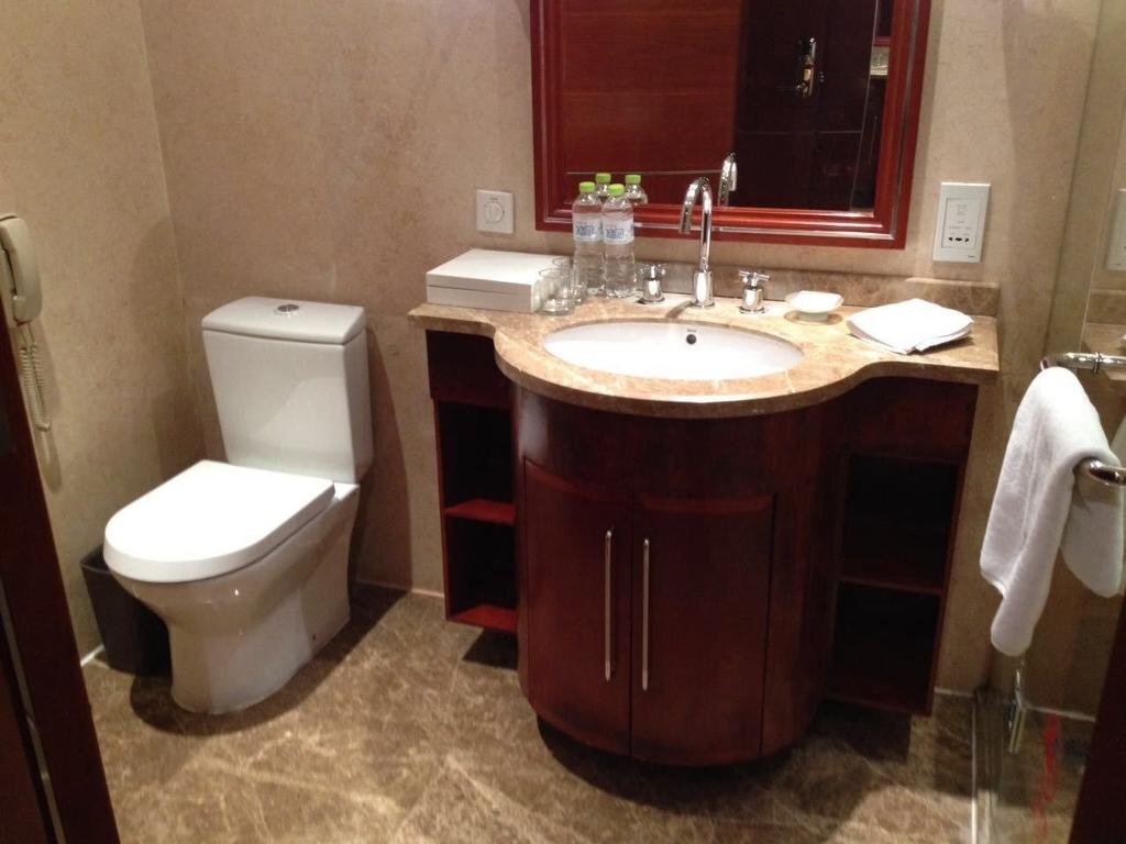 Ичан: Imperial Court Hotel Gezhouba VIP Building